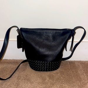 COACH RIVET BUCKET FEED BAG